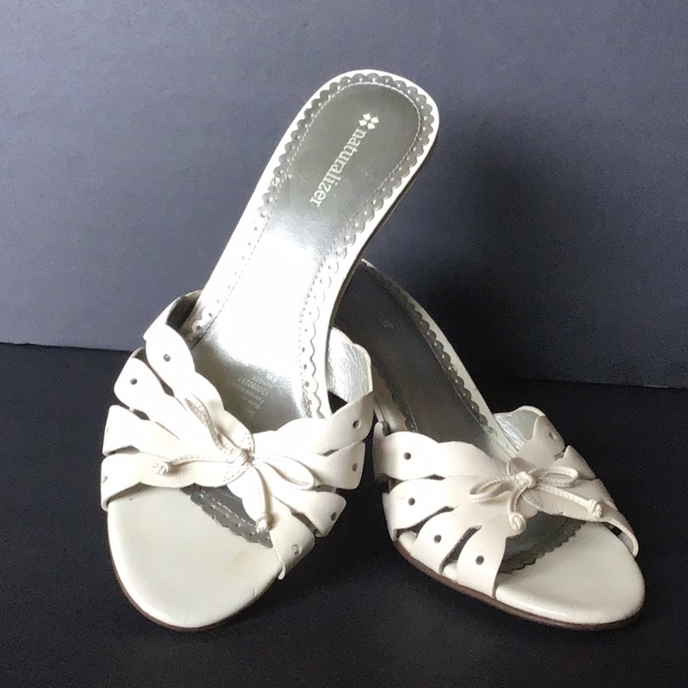Naturalizer White Leather Open-Toe Kitten Heel Mules